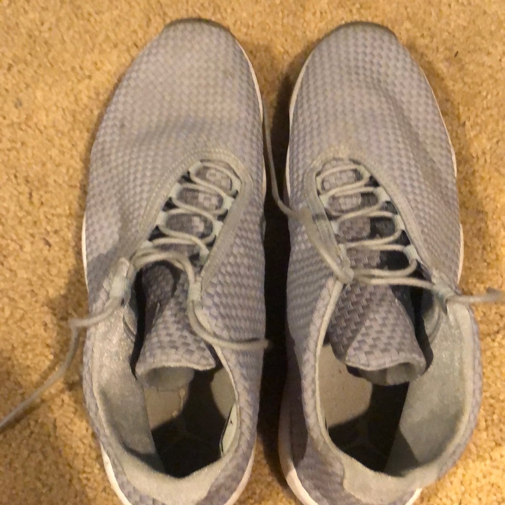 To much shoes